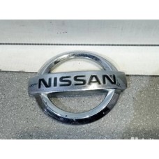 Эмблема на крышку багажника NISSAN QASHQAI (J10) (2008>)  90890-JD000