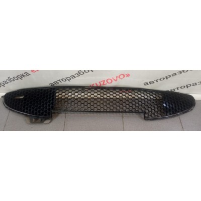 Решетка в бампер Peugeot 206  1998-2012 9648292577