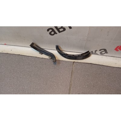 Накладка на молдинг ДВЕРИ ПЕРЕДНЕЙ ПРАВОЙ VW TOUAREG (2002-2010) 7L0853190A
