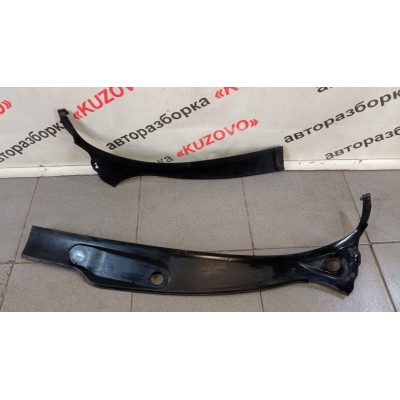 Решетка стеклоочистителя жабо переднее левое  Peugeot 206 1998-2012 9630607477