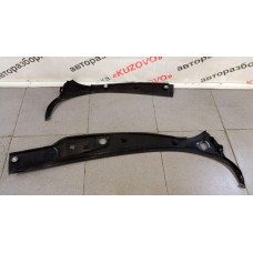 Решетка стеклоочистителя жабо переднее левое  Peugeot 206 1998-2012 9630607477