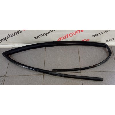 Уплотнитель стекла двери передней правой Chevrolet Lacetti 2003-2013 96556294