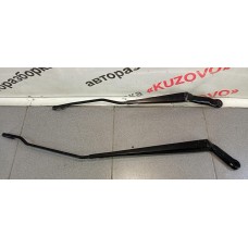 Поводок стеклоочистителя передний левый Peugeot 206 1998-2012 6429R9