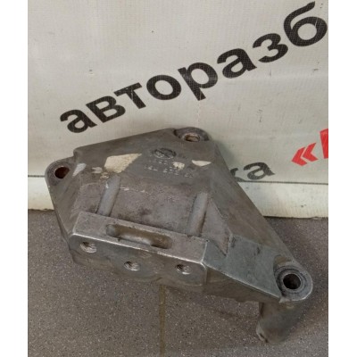 Кронштейн двигателя правый OPEL Astra H / Family 2004-2015 13226751