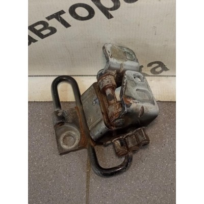 Петля дверная передняя левая VW GOLF V 2003-2009 1K0831411D
