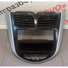 Консоль В ТОРПЕДО ЦЕНТРАЛЬНАЯ HYUNDAI Solaris 2010-2017 847424L000 84741-4L000 84746-4L000