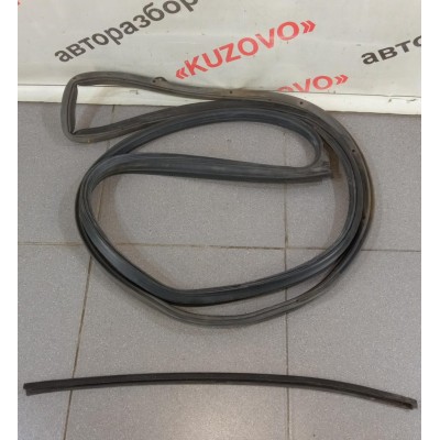 Уплотнитель двери заднй левой Honda CR-V 1996-2002 72850S10003