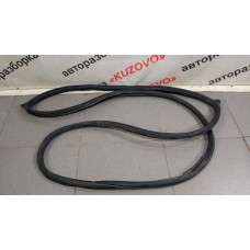Уплотнитель двери ЗАДНЕЙ ЛЕВОЙ Nissan Tiida (C11) 2007-2014 82831ED90A
