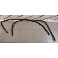 Уплотнитель двери  ЗАДНЕЙ ЛЕВОЙ Volvo S40 2004-2012 30799624