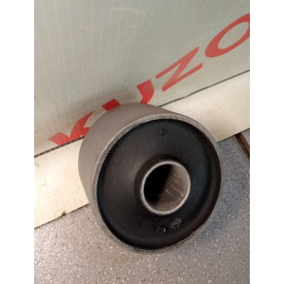 Сайлентблок нижнего рычага передней подвески NI01113R VTR 65x20 55mm NISSAN