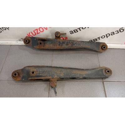 Рычаг задний поперечный правый Honda CR-V 1996-2002 52350S10A00