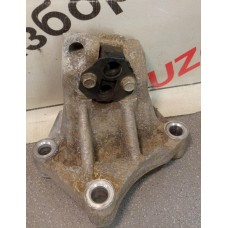 Кронштейн КПП МКПП Hyundai Creta 2016-2021  Hyundai i20 2008-2014 Hyundai i30 2012-2017 Hyundai Solaris 2010-2017 Kia RIO 2011-2017 Kia Soul 2014-2019 4312026050