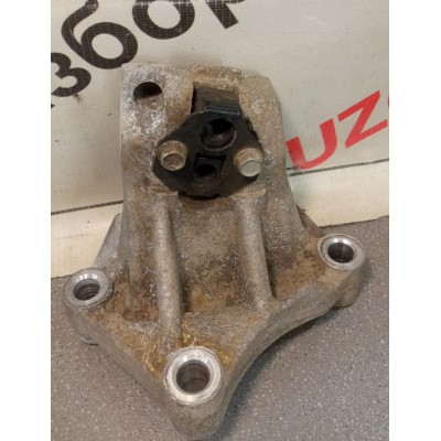 Кронштейн КПП МКПП Hyundai Creta 2016-2021  Hyundai i20 2008-2014 Hyundai i30 2012-2017 Hyundai Solaris 2010-2017 Kia RIO 2011-2017 Kia Soul 2014-2019 4312026050