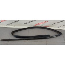 Уплотнитель стекла двери передней левой Honda CR-V 1996-2002