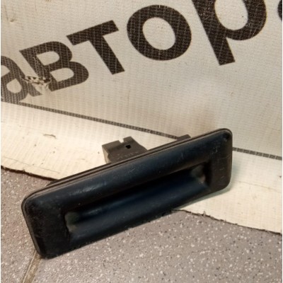 Кнопка открывания багажника Skoda Fabia 2007-2015 Skoda Fabia 2015> Skoda Octavia (A7) 2013-2020 Skoda Rapid 2013-2020 5E0827566