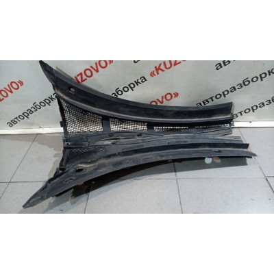 Жабо Решётка стеклоочистителя правая Mazda Mazda 3 (BK) 2002-2009 Bp4k507r1