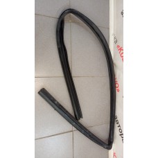 Уплотнитель стекла двери ПЕРЕДНЕГО ЛЕВОГО Chevrolet Aveo (T250/T255) 2005-2011 95980733