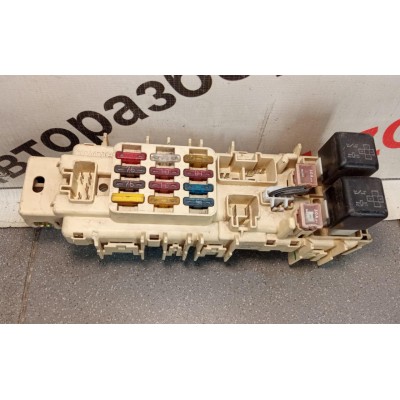 Блок предохранителей Toyota COROLLA E10 (1992-1997) 82641-12010