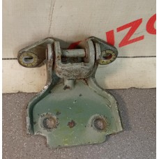 Петля двери передней ЛЕВАЯ ВЕРХНЯЯ-ПРАВАЯ НИЖНЯЯ Chevrolet Lanos 2004-2010 96224310