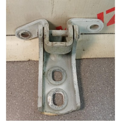 Петля двери ВЕРХНЯЯ ЛЕВАЯ = НИЖНЯЯ ПРАВАЯ Opel Astra J 2010-2017 13501717 130085 20992730 130099