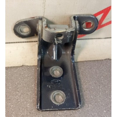 Петля двери передней правой верхняя Hyundai Getz 2002-2010 793201C000