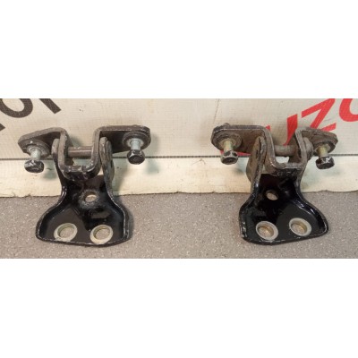 Петля двери задней левой верхняя Mitsubishi Lancer (CS/Classic) 2003-2008 Outlander (CU) 2001-2008 MR313665