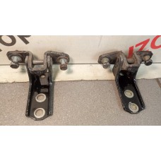 Петля двери  ПЕРЕДНЯЯ ЛЕВАЯ ВЕРХ Mitsubishi Lancer (CS/Classic) 2003-2008 Outlander (CU) 2001-2008 MR302270