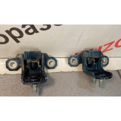 Петля двери передней правой Renault Laguna II 2001-2008  8200132382
