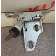 Крепление ролика сдвижной двери заднее левое Toyota Raum 2003 6832046021