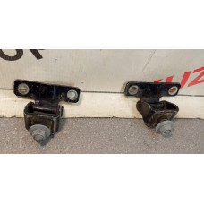 Петля двери багажника Mitsubishi Outlander (CU) 2001-2008 MR304435
