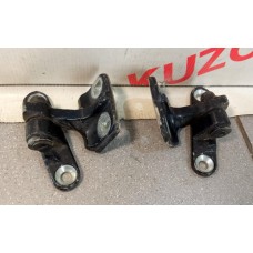 Петля двери задней левой верхняя Mercedes Benz W220 1998-2005 2207300537