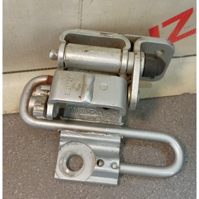 Петля двери задней правой нижняя VW Passat [B6] 2005-2010 VW Passat [B7] 2011-2015 VW Passat CC 2008-2017 3C8833412A