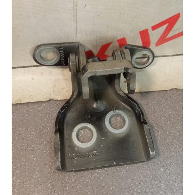 Петля двери передней правой верхняя Ford Fusion 2002-2012 1518390 2S6AA22800DE