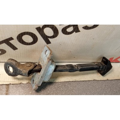 Ограничитель двери ПЕРЕДНИЙ Mazda 3 (BK) 2002-2009 BP4K58270D
