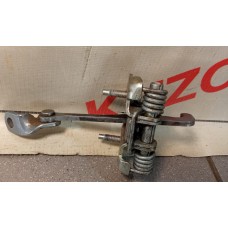 Ограничитель двери Renault Duster 2010-2021 804305879R