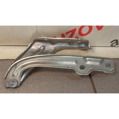 Петля капота правая SKODA OCTAVIA (A7) (2013>) 5E0823302
