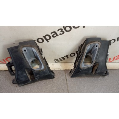 Кронштейн форсунки омывателя фары правый VW Passat CC 2008-2017  3C8807924