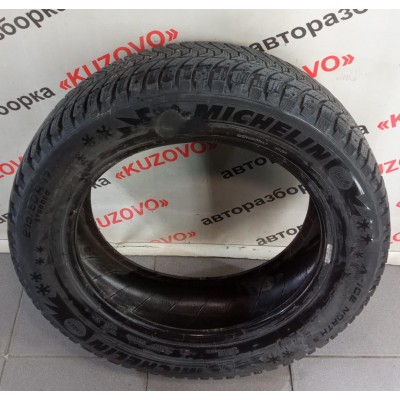Резина 215/60 R17 Mishelin x-ice north 3 остаток 8мм одно после ремонта 4шт