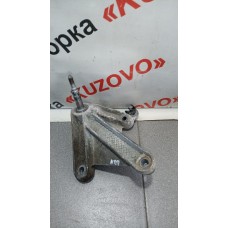 Кронштейн КПП  RENAULT LOGAN (2005>) 8200043084