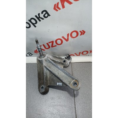 Кронштейн КПП  RENAULT LOGAN (2005>) 8200043084