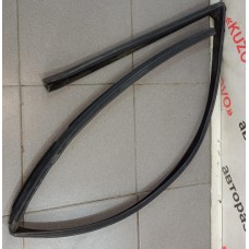 Уплотнитель направляющей стекла BMW X5 E53 2000-2007 51337046946