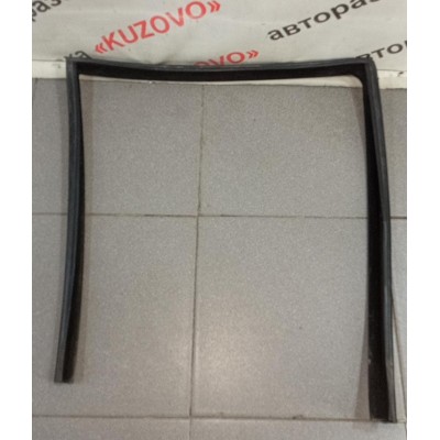 Уплотнитель стекла двери задней правой BMW X5 E53 2000-2007 51337046947