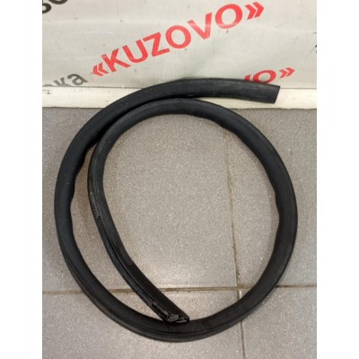 Уплотнитель (наружный) ПЕРЕДНЕЙ ДВЕРИ BMW X5 E53 2000-2007 51327004693