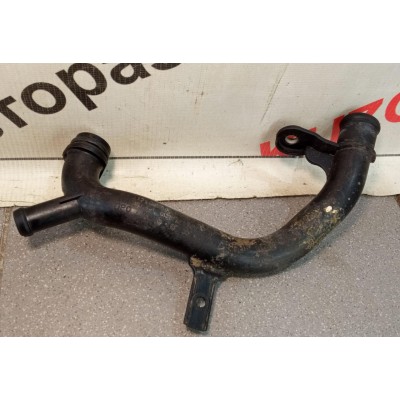 Трубка системы охлаждения Skoda Yeti 2009-2018 VW Golf VI 2009-2013 VW Jetta 2005-2011 VW Passat [B6] 2005-2010 VW Passat [B7] 2011-2015 VW Passat CC 2008-2017 06J121065F