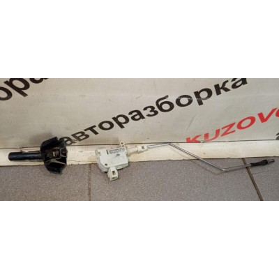 Направляющая (кузов наружные) АКТИВАТОРА ЛЮЧКА БЕНЗОБАКА VW Passat CC 2008> 3C8810899B
