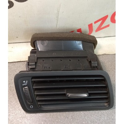 Дефлектор воздушный В ТОРПЕДО ПРАВЫЙ VW Passat [B6] 2005-2010 VW Passat CC 2008-2017 3C1819702F
