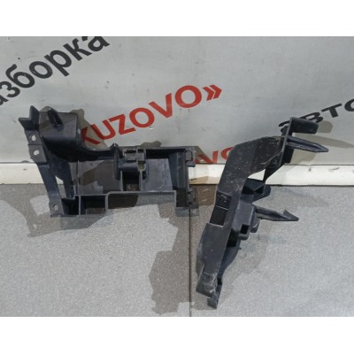 Кронштейн переднего бампера левый MAZDA 3 (2002-2009) седан BN8V502B1C