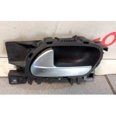 Ручка двери внутренняя левая Citroen C4 Grand Picasso 2014-2018 Citroen C4 II 2011-2022 Citroen C4 Picasso 2014-2018 Citroen C5 2008-2017 Citroen C-Elysee 2012> Citroen DS4 2011-2015 Peugeot 2008 2013-2019 Peugeot 208 2012-2019 Peugeot 301 2013> Peugeot 5