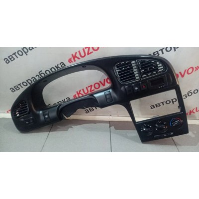 Накладка декоративная НА ПАНЕЛЬ ПРИБОРОВ С ДЕФЛЕКТОРАМИ Kia Spectra 2001-2011  0K2N1-55420  0K2N155420