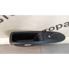 Кнопка стеклоподъемника с накладкой задняя левая Citroen C4 II 2011-2022 6490JZ 9670298277 96657926XT